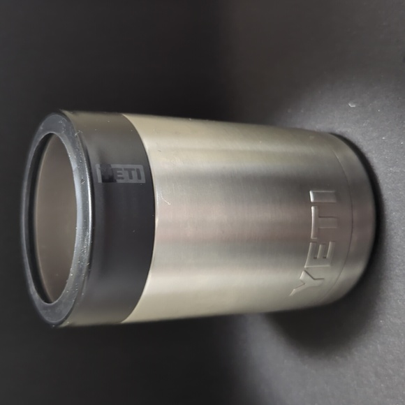 Yeti Can Cooler Rambler Silver - Pre Owned 12 oz - Picture 3 of 3